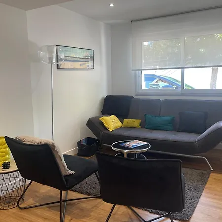 L Auguste Cosy Avec Terrasse Superbe Situation Royan